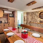 Melody - 2 Rented Together As 1 Unit - Private Heated Pool * Podstrana