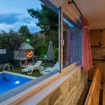 Melody - 2 Rented Together As 1 Unit - Private Heated Pool Podstrana