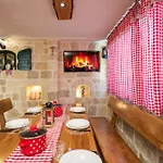 Melody - 2 Rented Together As 1 Unit - Private Heated Pool Podstrana