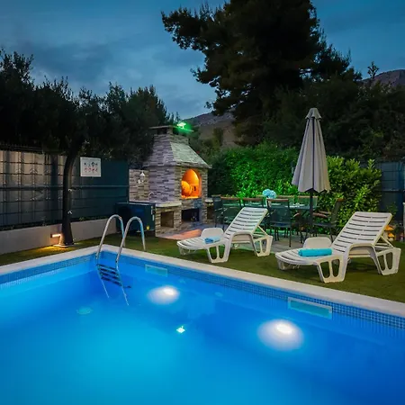 Apartament Melody - 2 Rented Together As 1 Unit - Private Heated Pool *