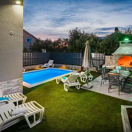 Melody - 2 Rented Together As 1 Unit - Private Heated Pool Apartment