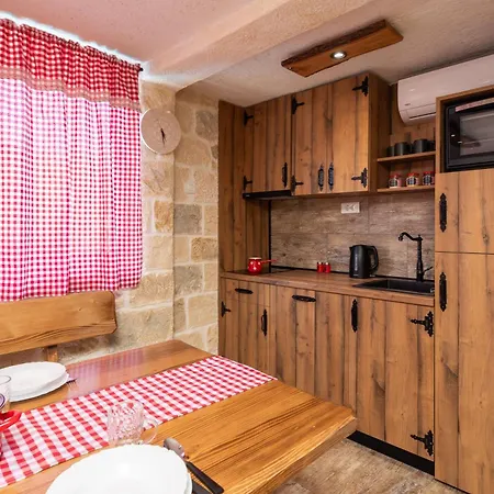 Melody - 2 Rented Together As 1 Unit - Private Heated Pool * Podstrana