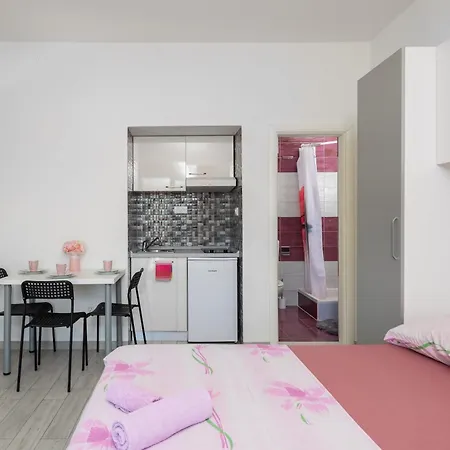 Apartment Melody - 2 Rented Together As 1 Unit - Private Heated Pool *